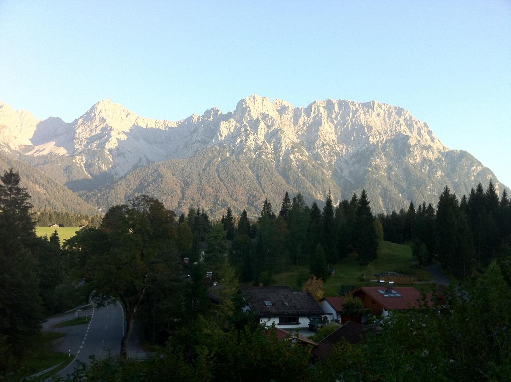 Baeckeralm - B&B 16 + Mittenwald Exterior photo