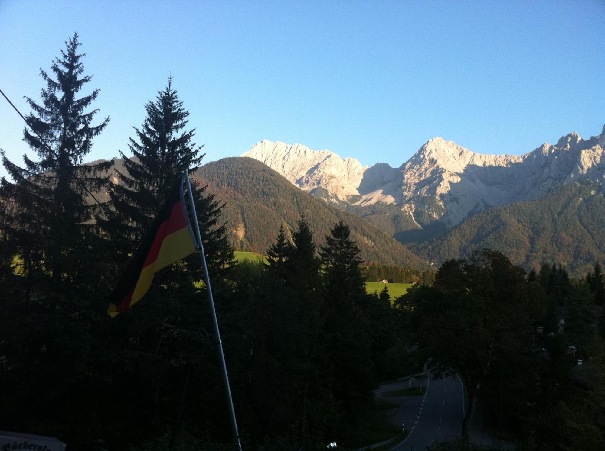 Baeckeralm - B&B 16 + Mittenwald Exterior photo